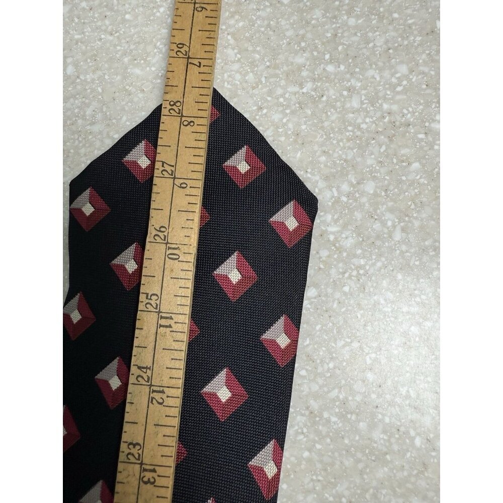 VTG Burberry London Mens Tie 3D Black Geometric 100% Silk Tie - Picture 8 of 9